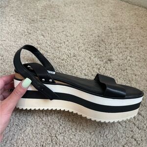 never worn steve madden platform sandals with an ankle buckle